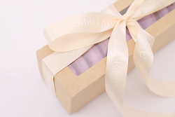 Пирожное воздушное макарон «Смородиновый»